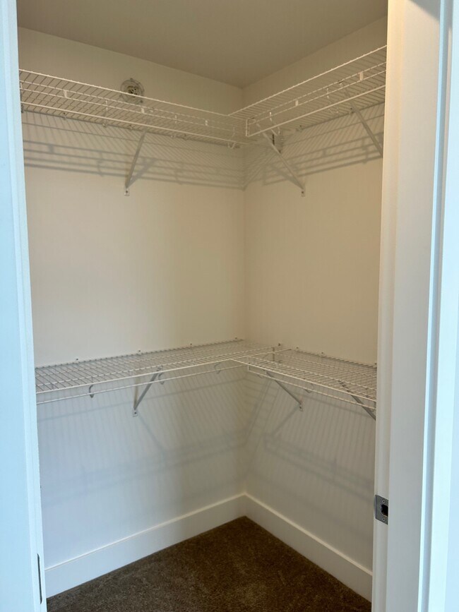 Photo - 45500-45500 Campus Dr