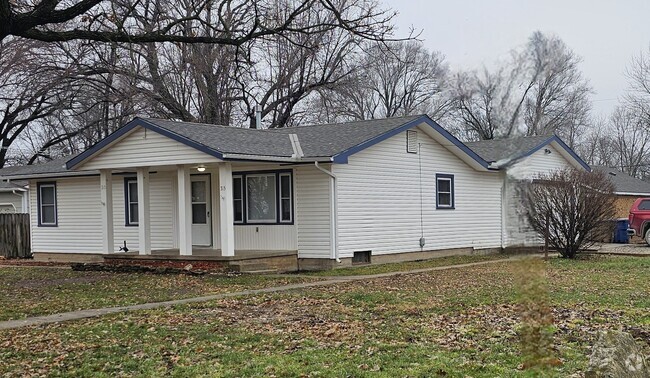 Building Photo - 315 N Pecan St Rental