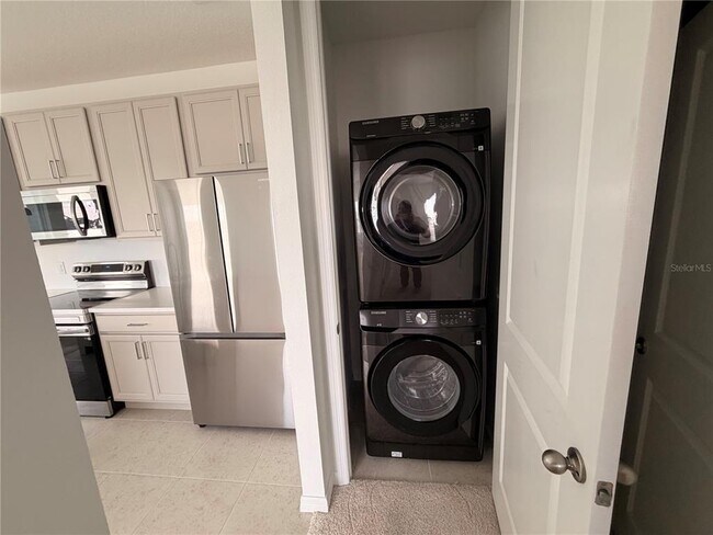 Photo - 3155 Voyager Ave