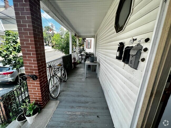 Building Photo - 63 Sycamore St Unit 1 Rental