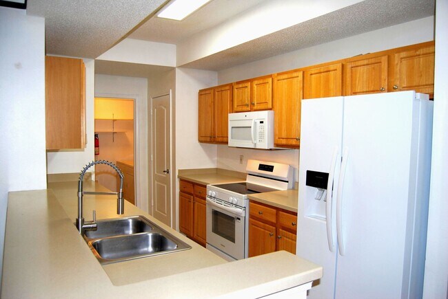 Photo - 3 Bedroom with Water View - Villanova at H...