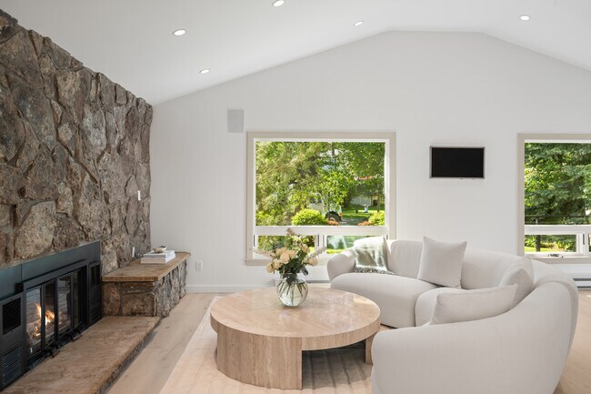 Photo - 1220 Alta Vista St