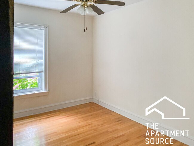 Photo - 2008 W Foster Ave Unit 2