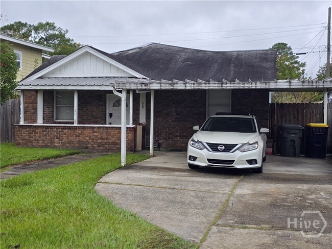 Building Photo - 807 Bowden St