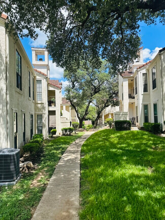 Photo - 2255 Thousand Oaks Unit 302