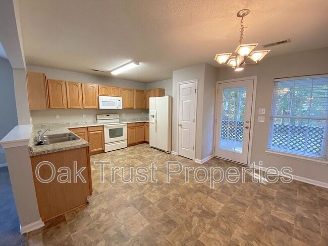 Photo - 411 Brookfield Ln