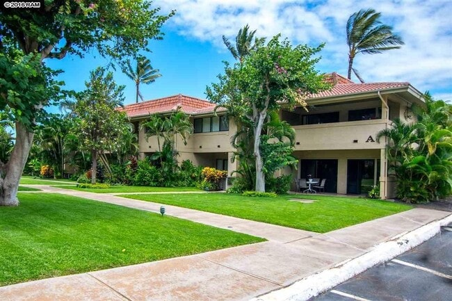 Building Photo - Highly Desirable Maui Gardens Unit A-205