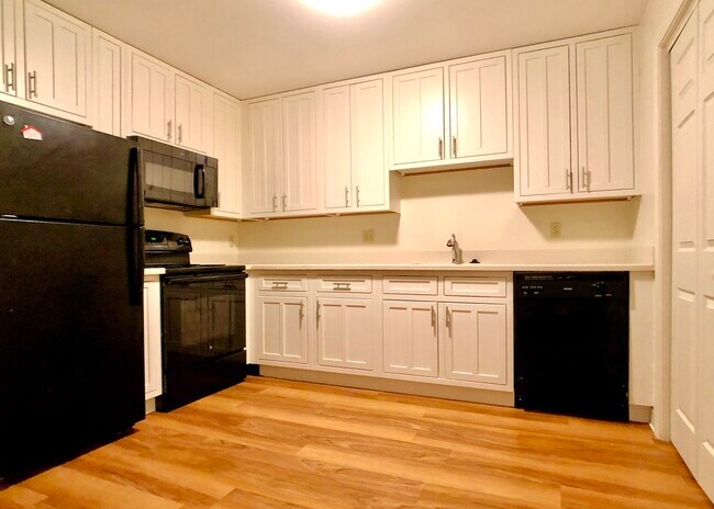 Photo - 2014 Washington St Unit 10