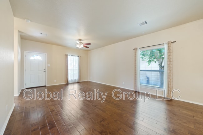 Photo - 308 Rustic Tr