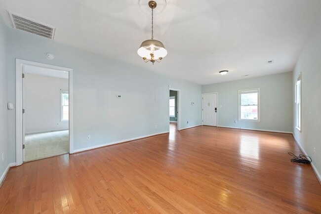 Photo - 804 Gerard St