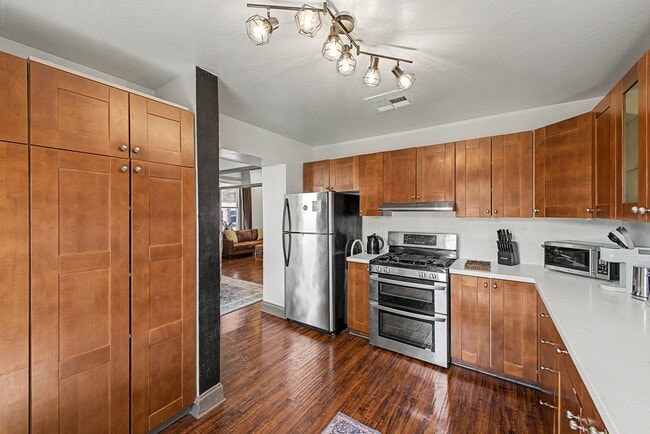 Photo - 1150 E Pierce St Unit 1