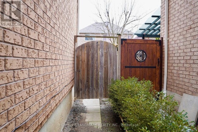 Photo - 3406 Southwick St