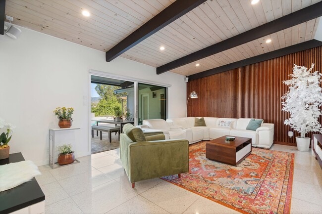 Photo - 10405 Ditson St