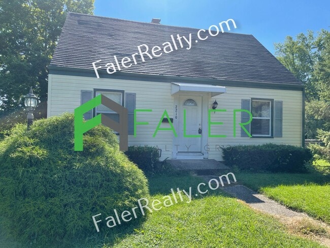 Building Photo - Charming Cape Cod with Spacious Yard