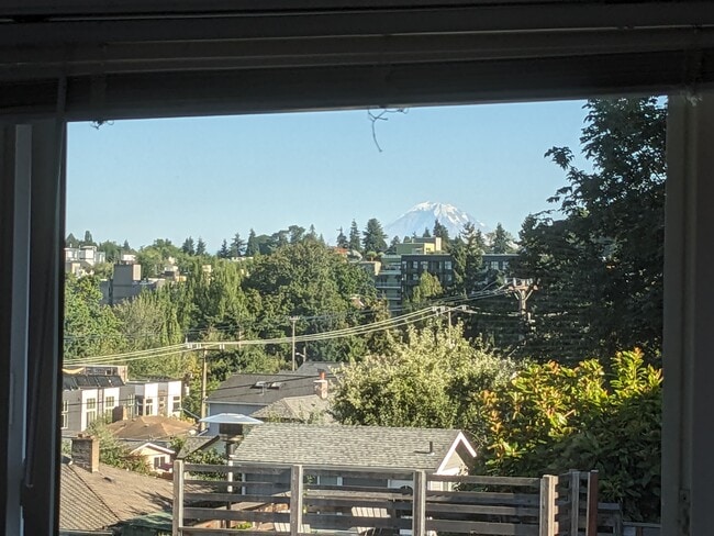 Building Photo - 4406 34th Ave S Unit A Rental