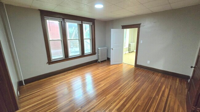 715-717 Oak Hill Ave