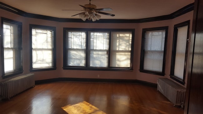 SALA DE ESTAR - 8057 S Sangamon St Unidad 2