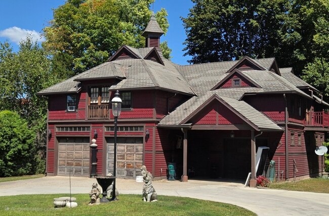 Photo - 313 Maple St Unidad Carriage