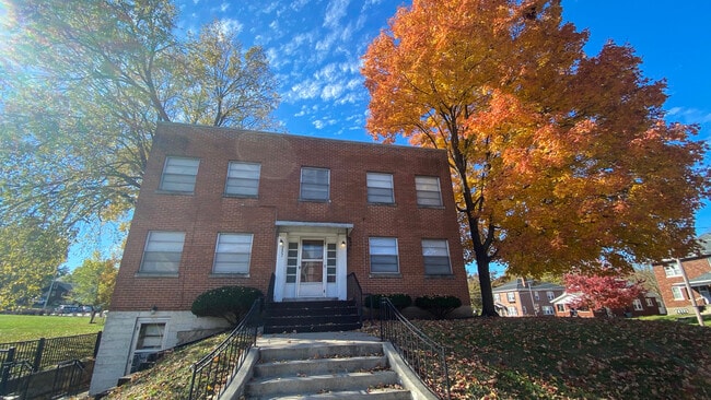 227 W. Dunklin Apartments - 227 W Dunklin St Unit B