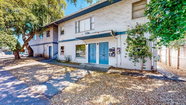 Building Photo - 560 McConnell Ave Unit #B