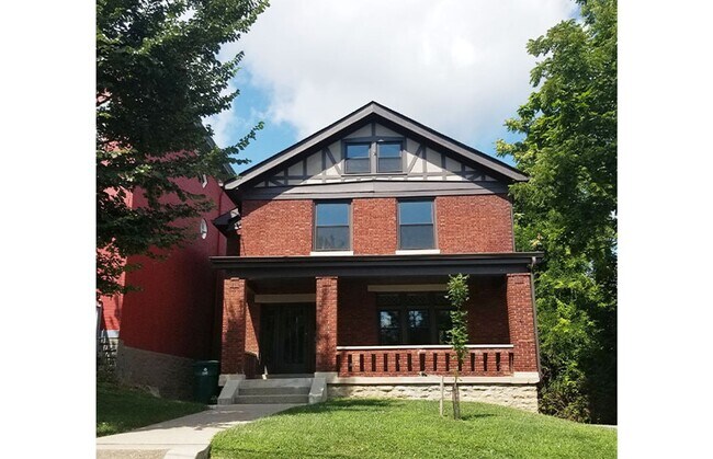 Photo - 3261 Bishop St