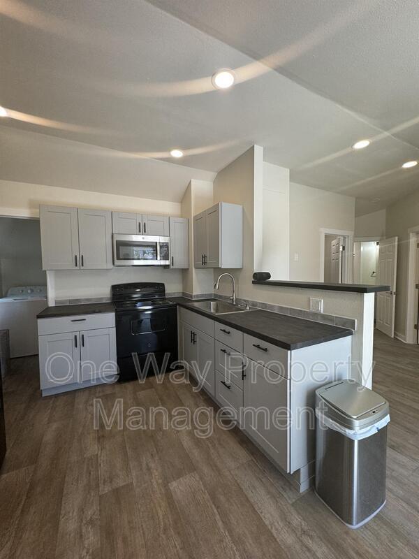 Photo - 1412 7th Ave