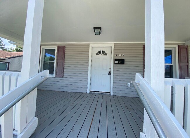 Photo - 425 Drummond Ave Unidad A