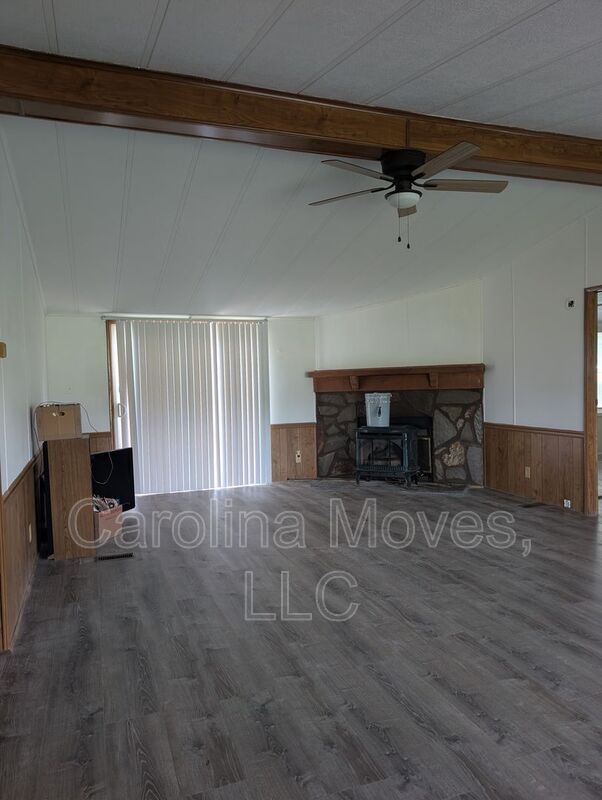 220 Farrs Rd