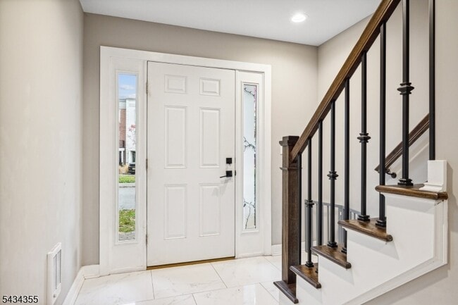 Photo - 25 Stonybrook Cir