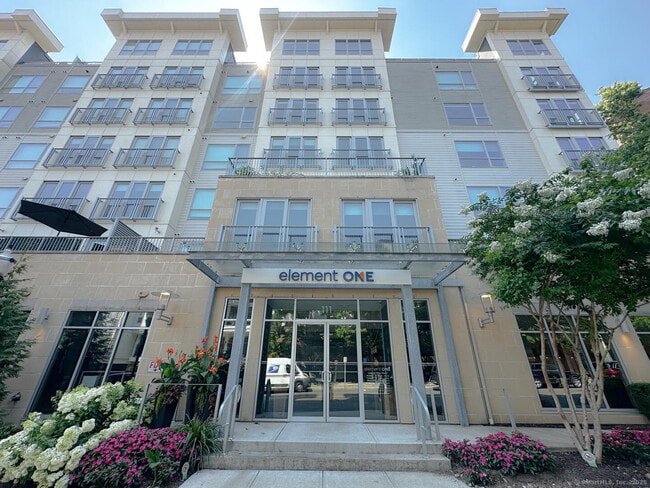 Photo - 111 Morgan St