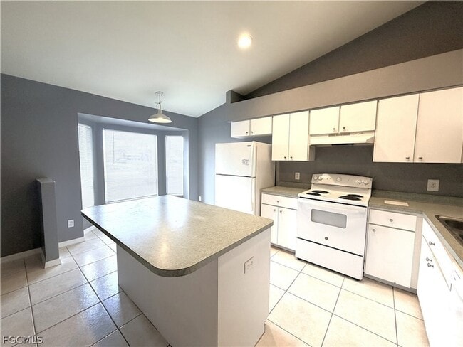 Photo - 1127 Diplomat Pkwy E