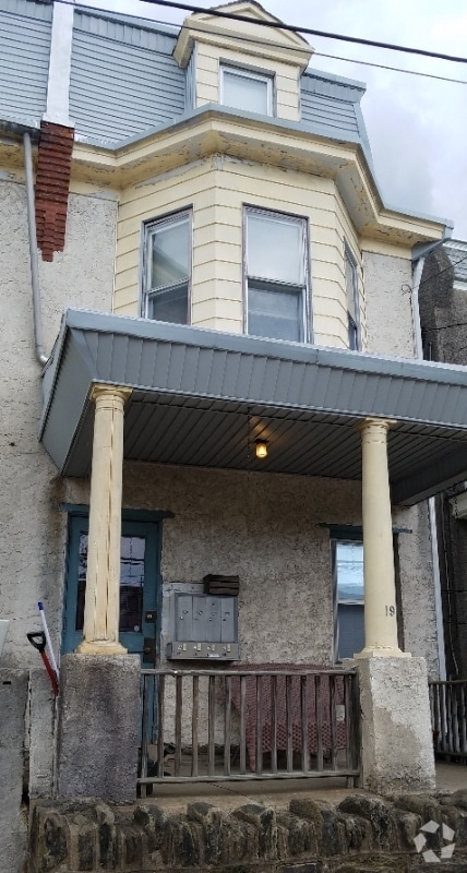 Building Photo - 19 W Abington Ave Rental