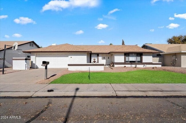 Building Photo - 624 W McNair St