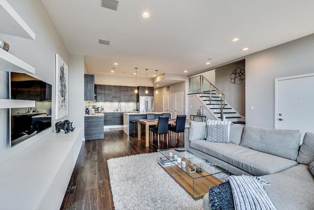 Photo - 1611 N Hermitage Ave Condo Unit 0403