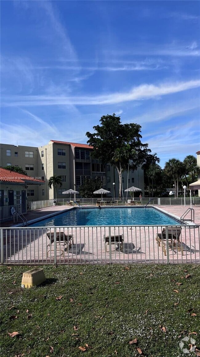 Building Photo - 1800 N Lauderdale Ave Unit 1304 Rental