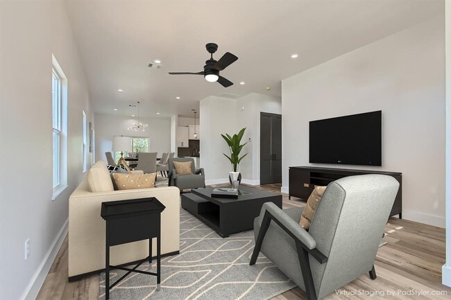 Photo - 642 Cypress Ln