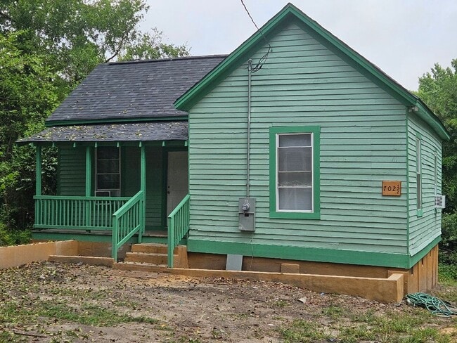 Building Photo - 702 Violet St Unit 702 1/2 Violet Rental