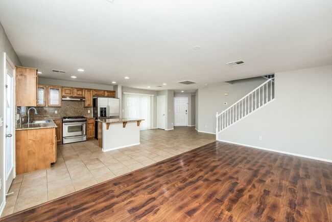Photo - 8437 Spencer Canyon St