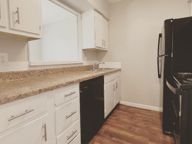 Photo - 461 Eldon Dr Unidad 9