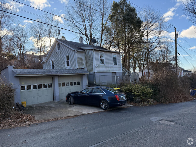 Building Photo - 180 Rumford St Rental