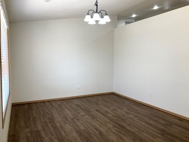 Photo - Ranch-Style Home With Gas Fireplace and Washer/Dryer Included! 1 Small Dog Welcome!