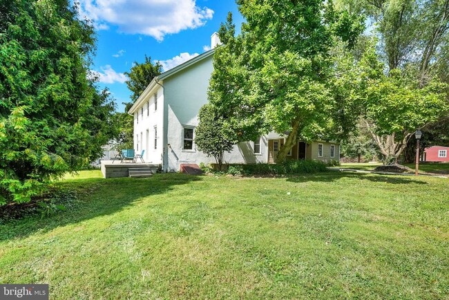 Photo - 211 Gale Ln