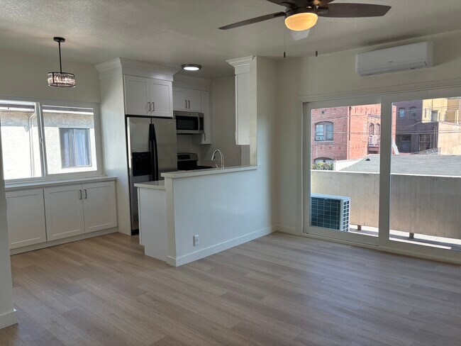 Photo - 2007 E 2nd St Unit 8