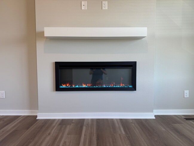 Photo - Spacious 4-Bedroom Split-Level Near Standing Bear Lake & Trails