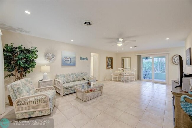 Photo - 920 SE 13th Ct