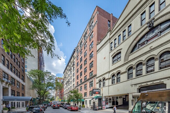 Photo - 111 E 75th St