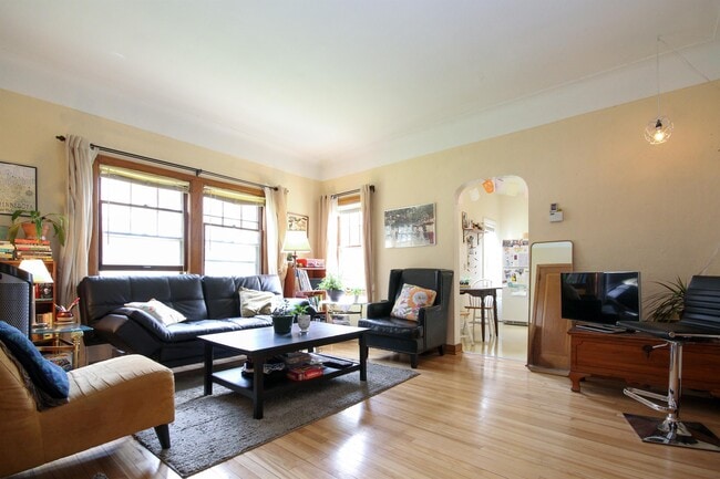 Photo - 4011 Quail Ave N