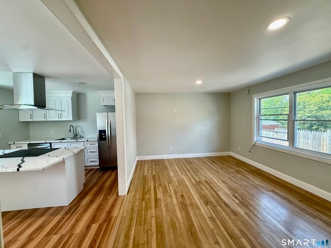 Photo - 10 Elmwood St