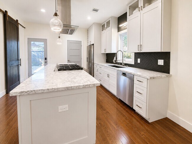 Photo - 2302 Ruth St
