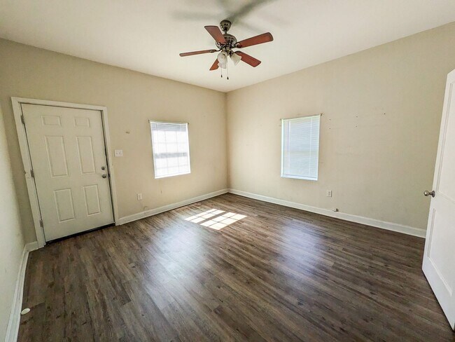 Photo - 1949-1949 8th St